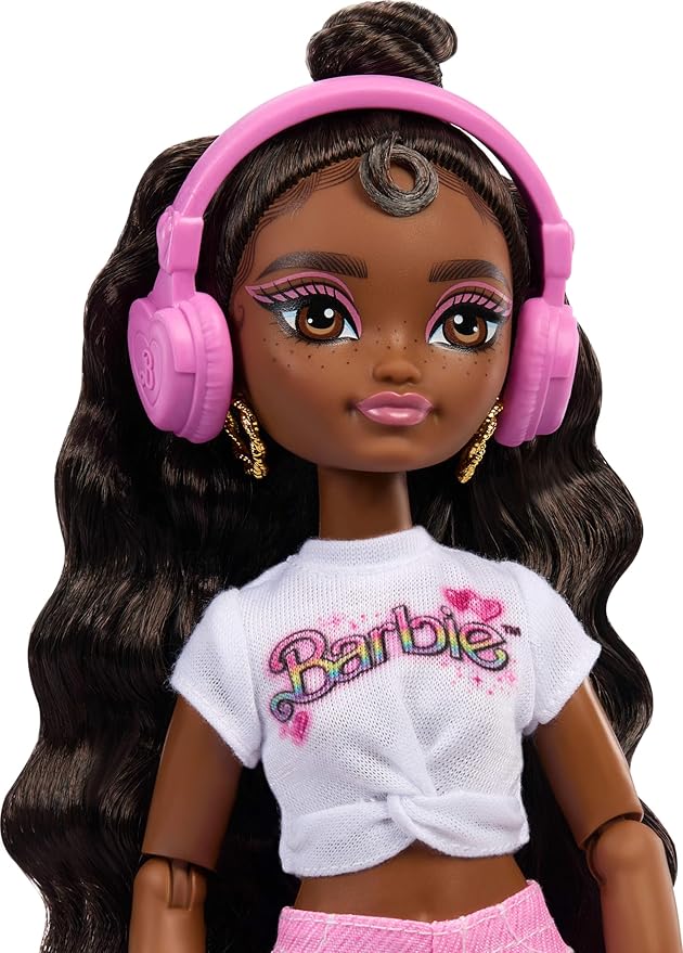 Barbie Dream Besties Doll and Accessories, Brooklyn Posable Roller Skating Fashion Doll with Dark Brown Hair, 9 Music & Video Themed Pieces