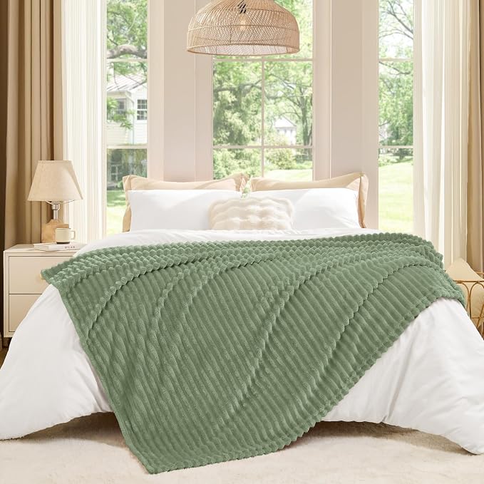BEDELITE 3D Ribbed Sage Grey Green Fleece Twin Blanket for Bed, 60x80 Inch | Soft Warm Decorative Fluffy Blanket, Cozy Plush Lightweight Fuzzy Throw Blanket for Couch Sofa Room Decor, Gift for Women