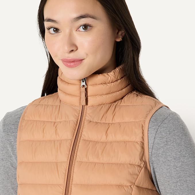 Amazon Essentials Women's Lightweight Water-Resistant Packable Puffer Vest