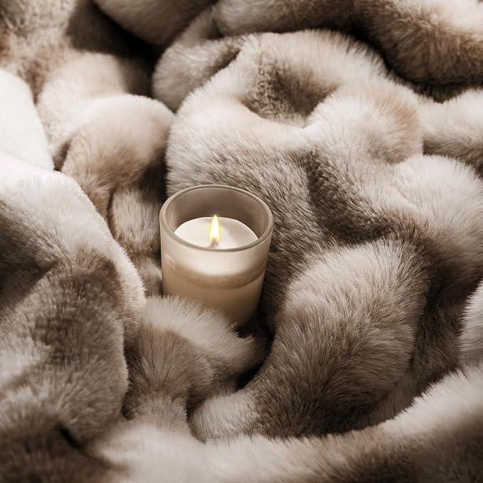 Luxury 1000GSM Rabbit Faux Fur Blanket, Super Heavy Warm Cozy Brown Blankets for Couch Bed Sofa, Ruched Plush Fuzzy Elegant Soft Reversible Mink Blanket for Living Room Bedroom, 60" x 80"