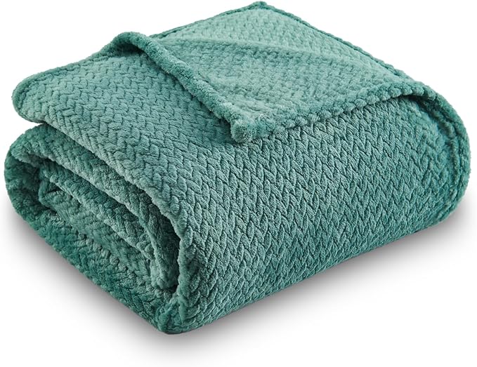 NEWCOSPLAY Fleece Leaves Pattern Twin Blanket, Light Teal, 60"x80" | Super Soft Throw Blanket, Lightweight Cozy Bed Sofa Blanket, Premium Silky Flannel Fleece, Travel Blanket for All Season Use