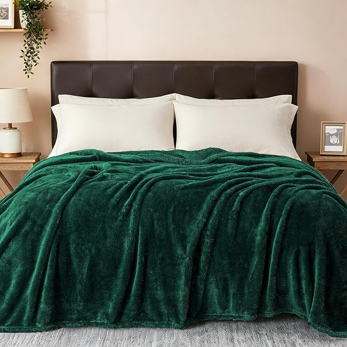 Exclusivo Mezcla Fuzzy Plush Fleece Bed Blanket King Size, Forest Green | 104x90 Inches, Super Soft and Cozy Bed Blanket, Fluffy Decorative Bedding for Livingroom, Bedroom, All Season