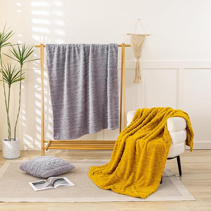 YUSOKI Sherpa Fleece Large Throw Blanket, Light Grey, 50"x65" | 3D Stylish Design,320GSM, Non-Shedding, Lightweight for All Season Use, stays fluffy after repeated washes, Perfect Gifts
