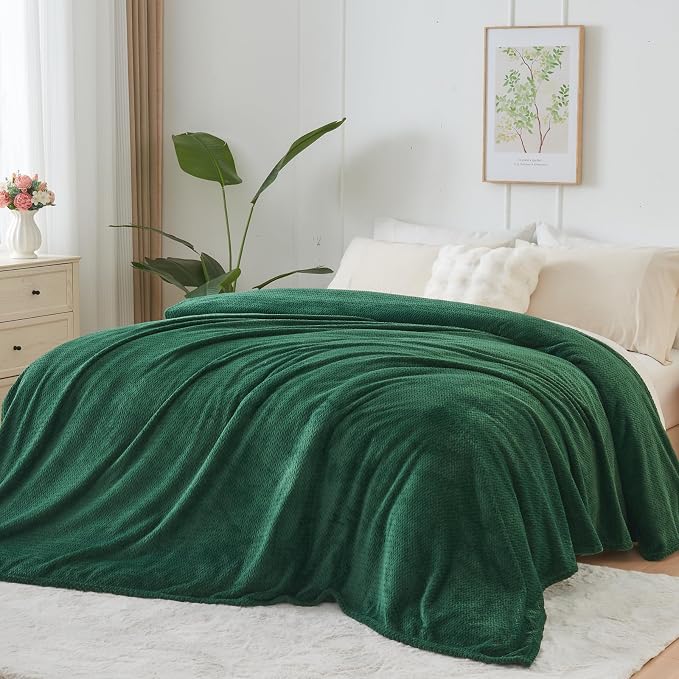 NEWCOSPLAY Fleece Leaves Pattern Queen Blanket, Dark Green, 90"x90" | Super Soft Throw Blanket, Lightweight Cozy Bed Sofa Blanket, Premium Silky Flannel Fleece, Travel Blanket for All Season Use