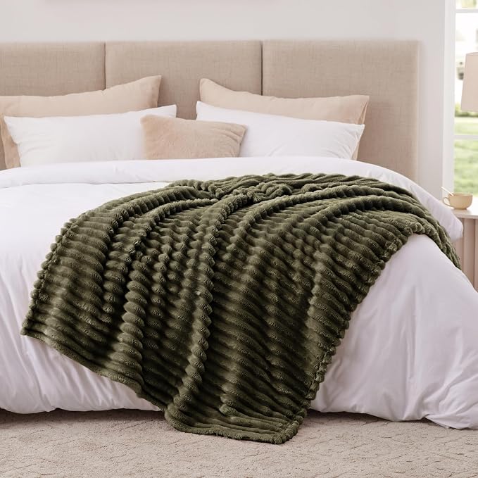 EXQ Home Fleece Throw Blanket for Couch or Bed - 3D Stripe Jacquard Decorative Blankets - Cozy Soft Lightweight Fuzzy Flannel Blanket Suitable for All Seasons(50"×60",Dark Green)