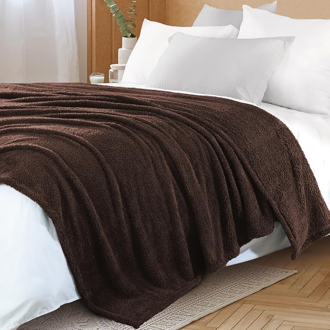 Exclusivo Mezcla Fleece Twin Size Blanket for Couch and Bed, 60" x 80" | Super Soft and Cozy Fluffy Blanket for Women, Lightweight and Fuzzy Blanket for Teens Back to School, All Season, Coffee