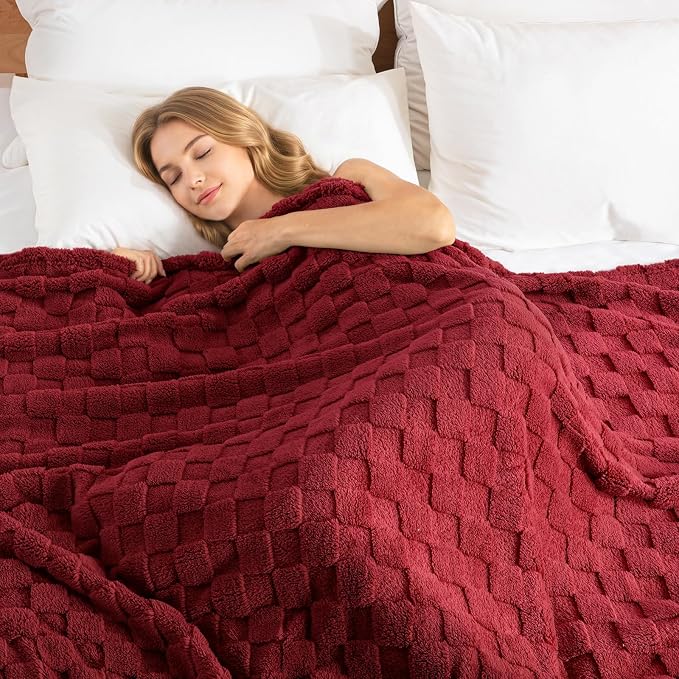 Exclusivo Mezcla 3D Checkered Fleece King Blanket for Bed, Burgundy | Super Soft and Cozy Fluffy Blanket, Lightweigh and Breathable Blanket for Living Room, Bedroom, Decor, All Season, 104"x90"