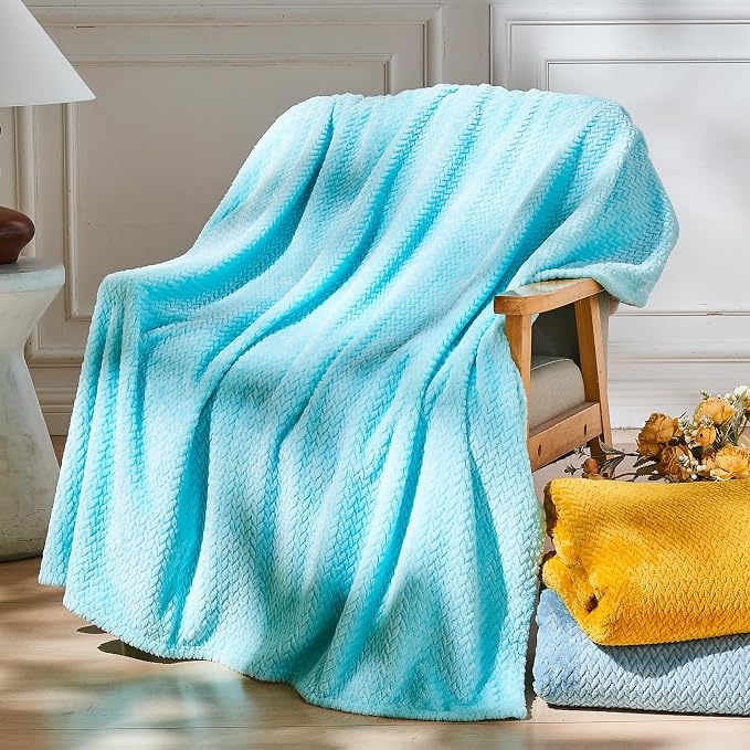NEWCOSPLAY Fleece Leaves Pattern King Blanket, Turquoise, 90"x110" | Super Soft Throw Blanket, Lightweight Cozy Bed Sofa Blanket, Premium Silky Flannel Fleece, Travel Blanket for All Season Use