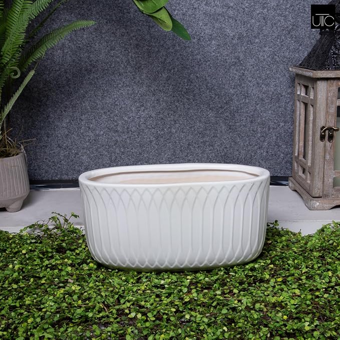 Urban Trends Collection Ceramic Decorative Blair Handcrafted Oval Planter, Decor Center Piece for Home Living Room, Table, Office: 13.00" x 7.00" x 6.50"H and 11.75" x 5.50" x 5.50"H (White/Gold)