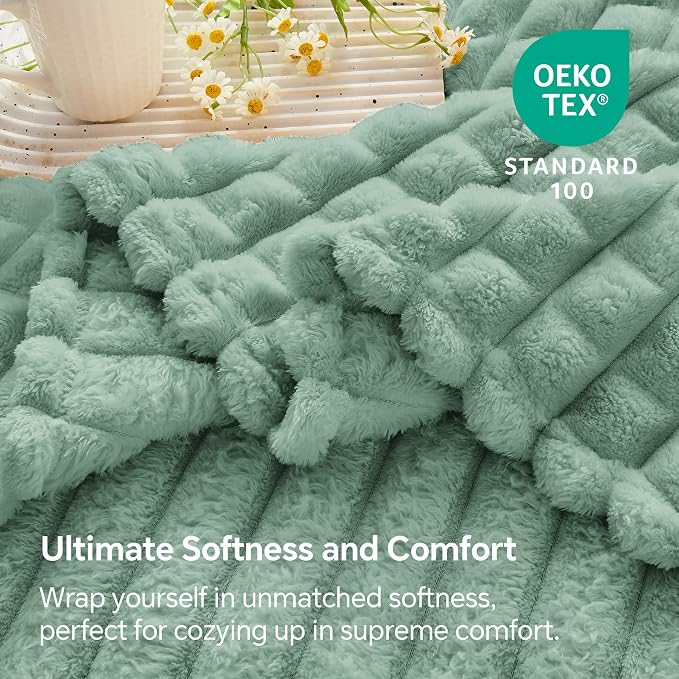 BEDELITE Sage Green Checked Fleece Twin Throw Blanket for Bed, 60x80 Inch | Soft Warm Fuzzy Fluffy Blanket for Couch Sofa, Lightweight Plush Cozy Throws for Home Room Decor, Gift for Women, All Season