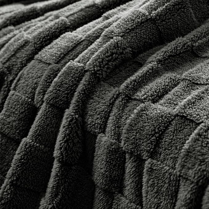 Exclusivo Mezcla 3D Checkered Fleece Queen Blanket for Bed, Dark Grey | Super Soft and Cozy Fluffy Blanket, Lightweight, Breathable, Decorative Blanket for Living Room, Bedroom, All Season, 90"x90"