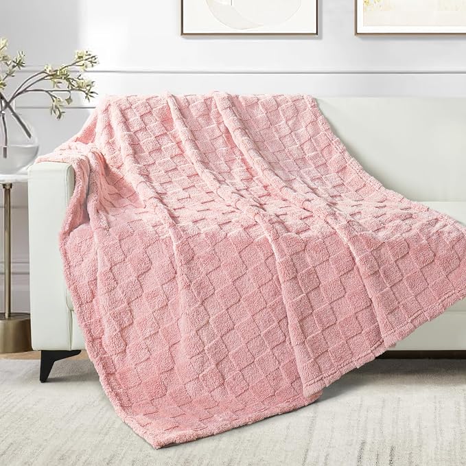 Exclusivo Mezcla 3D Checkered Fleece Throw Blanket for Couch, Pink | Super Soft and Cozy Fluffy Throw, Lightweight and Breathable, Cute Fuzzy Blanket for Sofa, Home Decor, All Season, 50"x60"