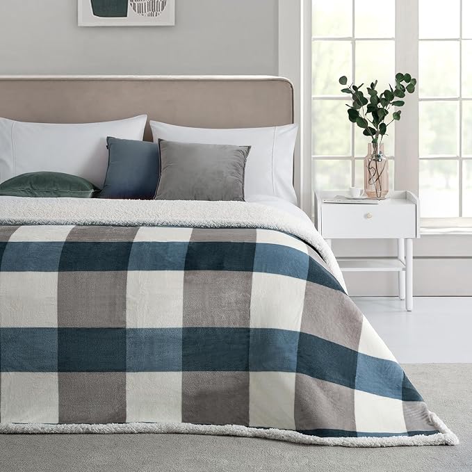 PU MEI Sherpa Throw Blanket for Couch Sofa 50“*60”-Fuzzy Soft Cozy Fleece Thick Warm Blanket for Winter, Soft Throws Plush Fluffy Lattice Flannel Blankets (Grey-Soft Blue)