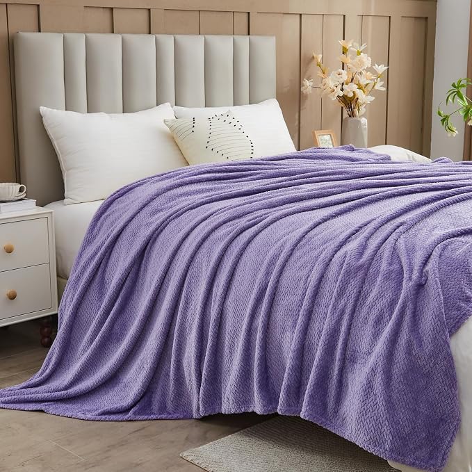 NEWCOSPLAY Fleece Leaves Pattern Twin Blanket, Lavender, 60"x80" | Super Soft Throw Blanket, Lightweight Cozy Bed Sofa Blanket, Premium Silky Flannel Fleece, Travel Blanket for All Season Use