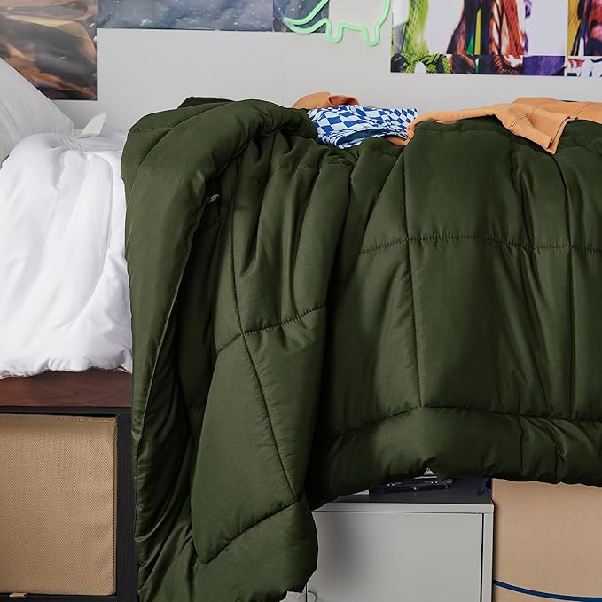 Bedsure Comforter Duvet Insert - Quilted Comforters Twin Size, All Season Duvet, Down Alternative Bedding, with 8 Tabs, Gifts for Women/Men, Olive Green, Twin 88 x 68 Inches