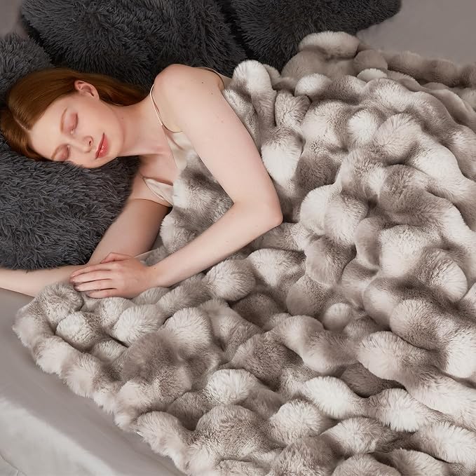 Luxury 1000GSM Faux Rabbit Fur Throw Blanket, Super Heavy Warm Cozy Grey Blankets for Couch Bed Sofa, Ruched Plush Fuzzy Elegant Soft Reversible Mink Blanket for Living Room Bedroom