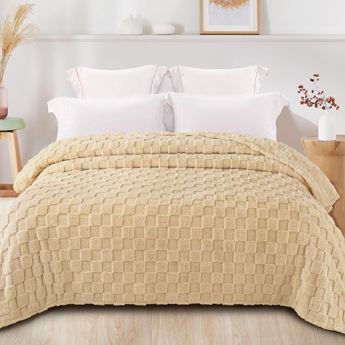 Exclusivo Mezcla 3D Checkered Fleece King Blanket for Bed, Camel | Super Soft and Cozy Fluffy Blanket, Lightweigh and Breathable Blanket for Living Room, Bedroom, Decor, All Season, 104"x90"