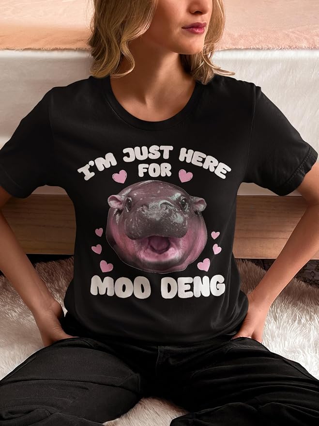 YOUNG GREEN Moo Deng Sweatshirt Moo Deng Bouncy Pig T-Shirt The Cute Baby Hippo Sweatshirt Gift For Moo Deng Lovers
