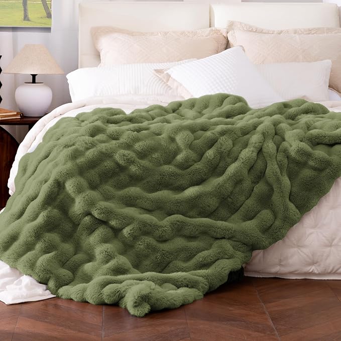 Ultra Soft Cozy Faux Fur Throw Blanket, Fuzzy Plush Thick Bubble Blanket, Oversize Luxury Fluffy Blanket for Couch, Bed, and Living Room, 60x80 Inches, Green