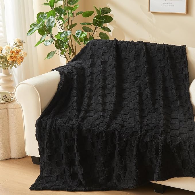 NEWCOSPLAY 3D Checkered Flannel Throw Blanket, Black Checkered, 50"x70" | Super Soft Cute Lightweight Decorative Premium Silky Fleece Blanket for Couch Sofa Bed, Gift for Women Men, All Season Use