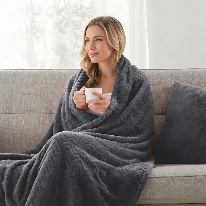 Exclusivo Mezcla Soft Fleece Blanket King Size for Bed, Sofa, Dark Grey | 90"x104" Breathable Lightweight Flannel Blanket for Summer, Plush Cozy Jacquard Wave for Home Decor