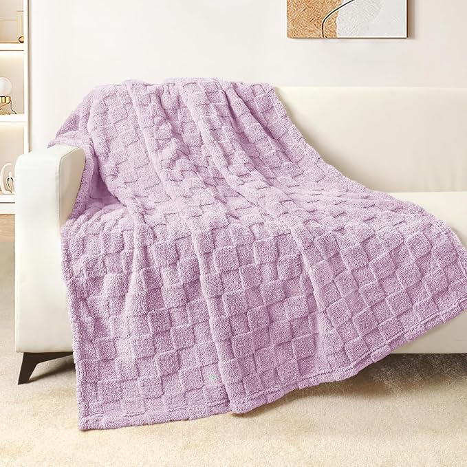 Exclusivo Mezcla 3D Checkered Fleece Throw Blanket for Couch, Light Purple | Super Soft and Cozy Fluffy Throw, Lightweight and Breathable, Cute Fuzzy Blanket for Sofa, Home Decor, All Season, 50"x60"