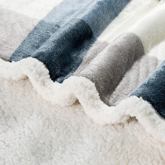 PU MEI Sherpa Throw Blanket for Couch Sofa 50“*60”-Fuzzy Soft Cozy Fleece Thick Warm Blanket for Winter, Soft Throws Plush Fluffy Lattice Flannel Blankets (Grey-Soft Blue)