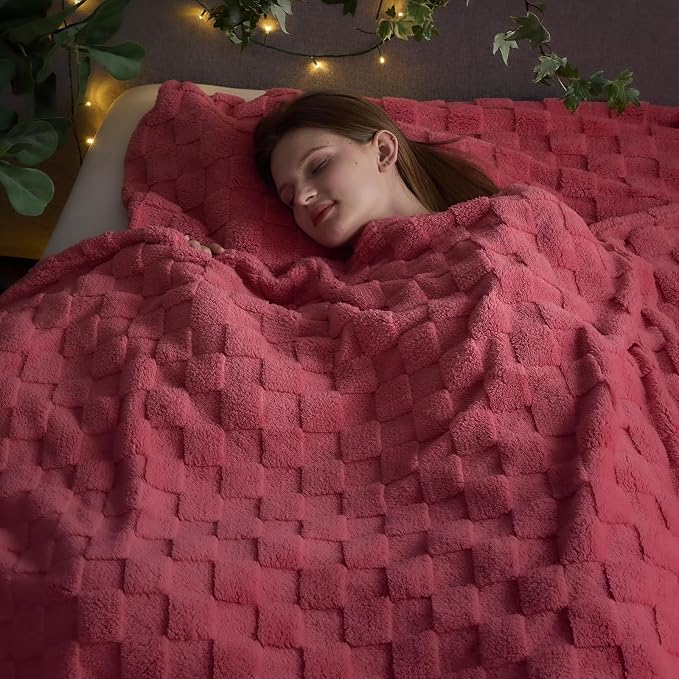 NEWCOSPLAY 3D Checkered Flannel King Blanket, Coral Pink, 90"x110" | Super Soft Cute Lightweight Decorative Premium Silky Fleece Blanket for Couch Sofa Bed, Gift for Women Men, All Season Use