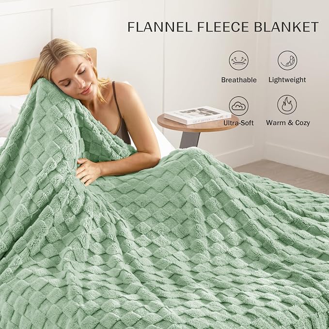 Exclusivo Mezcla 3D Checkered Fleece Twin Blanket for Bed, Sage Green | Super Soft and Cozy Fluffy Bed Blanket, Cute Fuzzy Blanket for Teens Back to School, Dorm Essentials, All Season, 60"x80"