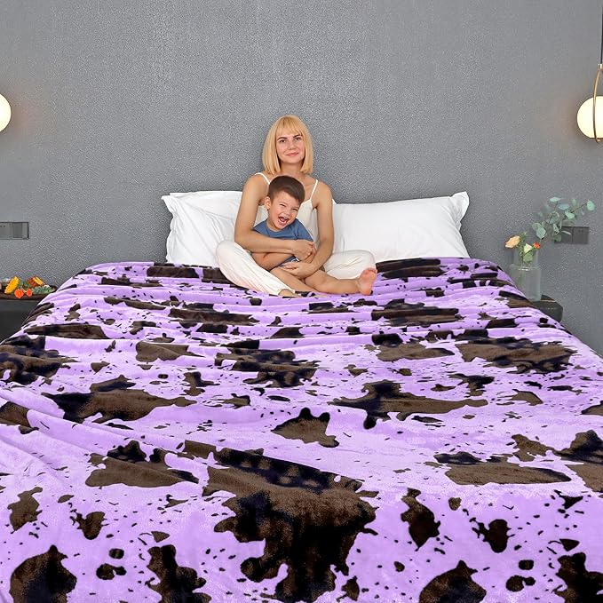 Fleece Bed Blankets Queen Size Purple Soft Lightweight Fuzzy Cozy Queen Blanket Lavender Women Plush Decorative for Bedroom All Seasons