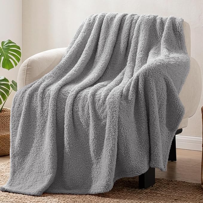 Exclusivo Mezcla Fleece Throw Blanket for Couch and Sofa, 50" x 60" | Super Soft and Cozy Fluffy Blanket for Women, Lightweight and Fuzzy Throw for Home Decor, All Season, Light Grey