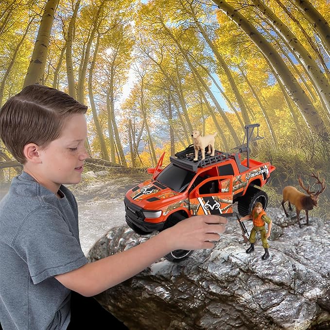 NKOK 1:18 Realtree 8 Piece Ram 1500 Rebel Elk Hunting Playset, Allows Children to Pretend Play and Use Their Imagination, Hunting Playset, for Ages 3 and up