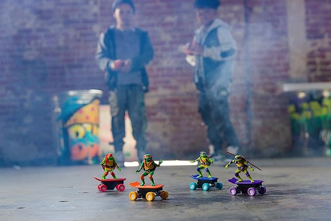 Teenage Mutant Ninja Turtles Toy, Leonardo Half Pipe RC Skate Vehicle, 2.4 GHz Skateboard Controller, Mutant Mayhem TMNT Remote Control Toy for Kids, Ages 3+