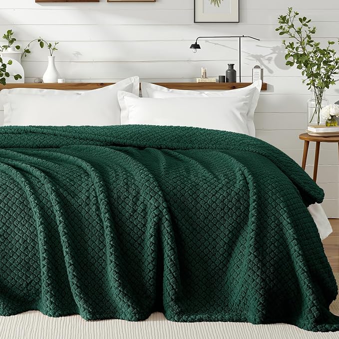 Exclusivo Mezcla Soft Fleece Twin Size Blanket for Bed, Forest Green | Jacquard Lightweight Cozy Bed Blanket, Breathable Decorative Fuzzy Textured All Season Use, 60x80 Inches