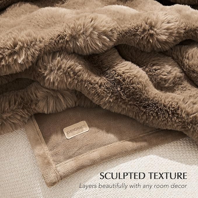 Faux Rabbit Fur Bubble Throw Blanket, 50"x60", Natural Tan | Ultra Soft, Luxury Faux Rabbit Fur Throw, Thick Warm Bubble Blanket, Cozy Fluffy Reversible, for Bed, Couch, Chair, Sofa