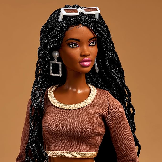 Barbie Basics You Create Neutral Kit 002 with Customizable Fashion Doll & Universal-fit Clothing, Posable Body & Swappable Doll Head