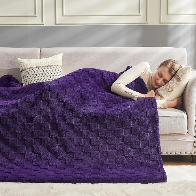 NEWCOSPLAY 3D Checkered Flannel Twin Blanket, Purple Checkered, 60"x80" | Super Soft Cute Lightweight Decorative Premium Silky Fleece Blanket for Couch Sofa Bed, Gift for Women Men, All Season Use