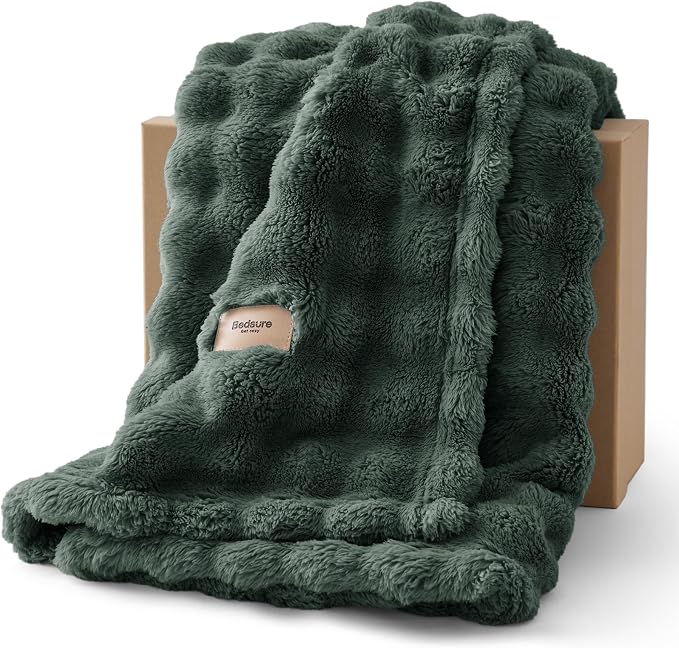 Bedsure 3D Fleece Bubble Blanket - GentleSoft Dark Green Full Blanket for Bed Sofa Room Decor - Luxury Soft Cozy Gifts for Women, Lightweight, All Seasons, Dark Green, 84"×90"