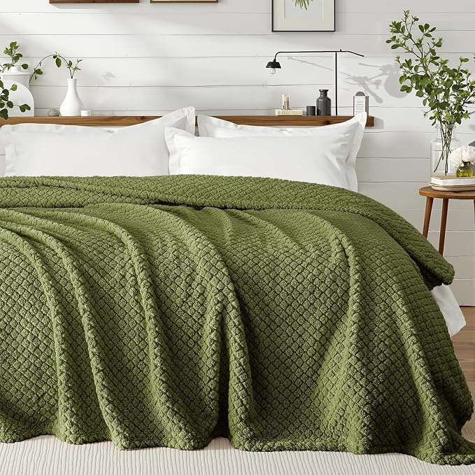 Exclusivo Mezcla Soft Fleece Queen Size Blanket for Bed, Olive Green | Jacquard Lightweight Cozy Bed Blanket, Breathable Decorative Fuzzy Textured All Season Use, 90x90 Inches