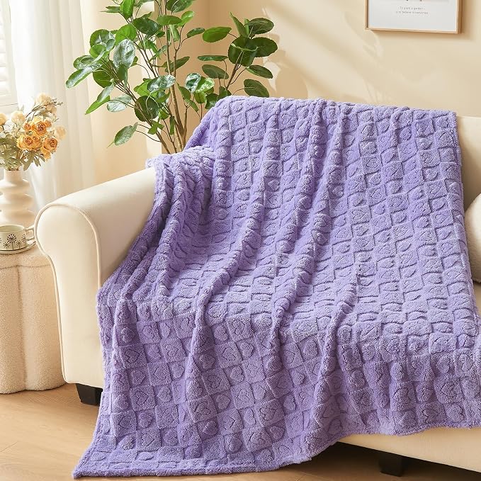 NEWCOSPLAY 3D Heart Checkered Flannel King Blanket, Lavender, 90"x110" | Super Soft Cute Lightweight Decorative Premium Silky Fleece Blanket for Couch Sofa Bed, Gift for Women Men, All Season Use