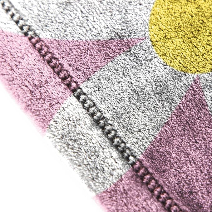Jay Franco Kids Plush Throw Blanket – Soft & Cozy Fleece Throw for Bedroom & Couch Décor, Official Licensed Product, Pink - Minnie Mouse, 60x90 - Large Blanket