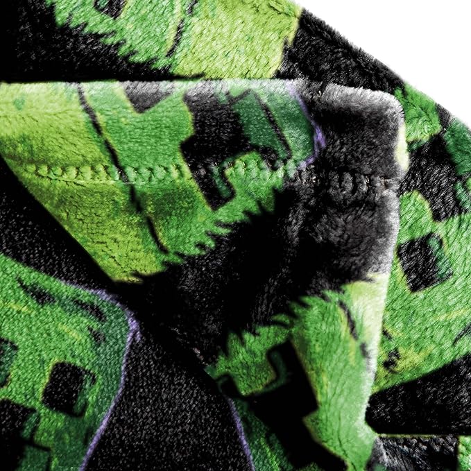 Jay Franco Plush Throw Blanket – 46" x 60" Inch Cartoon Kids Soft & Cozy Fleece Throw for Bedroom & Couch Décor, Official Licensed Product, Black - Minecraft Creeper