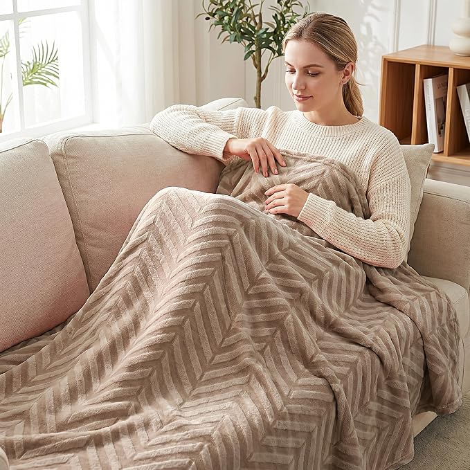 Whale Flotilla Flannel Fleece Fall Throw Blanket for Couch, Champagne | Lightweight Breathable Soft Sofa Throws, Plush Fluffy Chevron Design Decorative Blankets for Home Life, 50x60 Inch