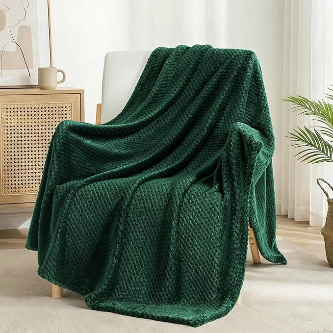 Exclusivo Mezcla Soft Waffle Fleece Bed Blanket Twin Size, Forest Green | Lightweight Plush Blanket for Bed, Couch, Sofa, Cozy Fluffy Design for Bedroom, Guest Room, All Season, 60x80 Inches
