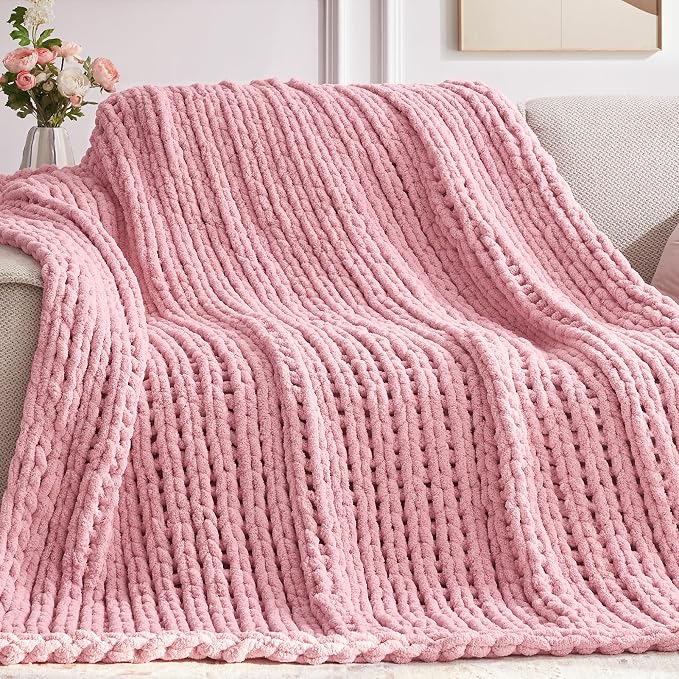 Negwoo Chunky Knit Throw Blanket, Knitted Throw Chenille Yarn, 40"*50" | Soft Thick Cable Knitted Blankets, Handmade Big Thick Blanket, Machine Washable Cute Comfy Blanket for Home Decor, Light pink