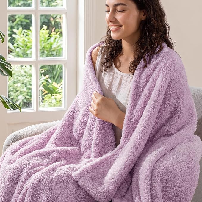 Exclusivo Mezcla Fleece Bed Blankets Queen Size for Bed, 90" x 90" | Super Soft and Cozy Fluffy Blanket for Women, Lightweight and Fuzzy Bedding for Bedroom , All Season, Light Purple