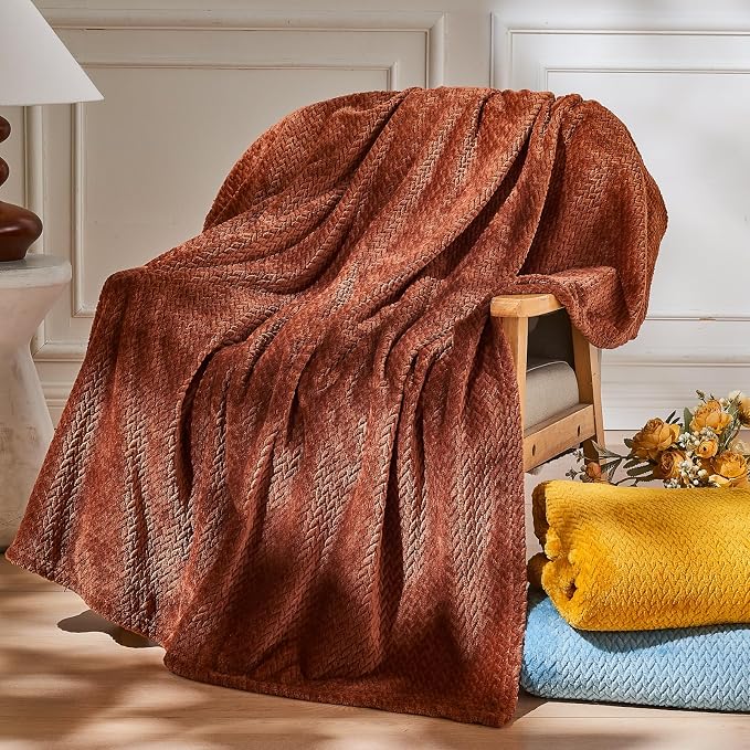 NEWCOSPLAY Fleece Leaves Pattern King Blanket, Coffee, 90"x110" | Super Soft Throw Blanket, Lightweight Cozy Bed Sofa Blanket, Premium Silky Flannel Fleece, Travel Blanket for All Season Use