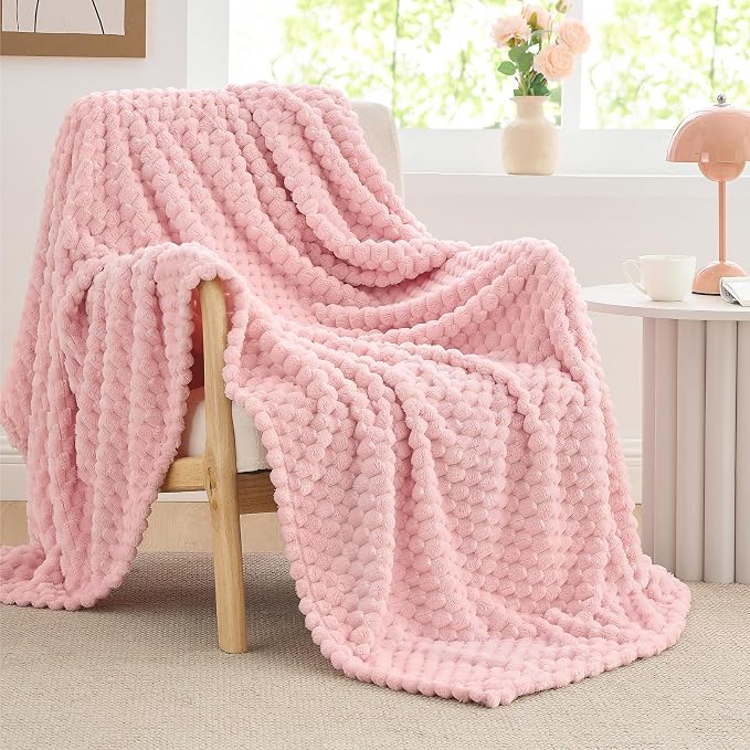 BEDELITE Pink Large Throw Blanket for Couch, Cozy Gifts for Women, 50 * 70 | 3D Jacquard Decorative Fleece Blanket, Super Soft Plush Throws, Cute Birthday Gift for Women & Men, Suitable for All Seasons