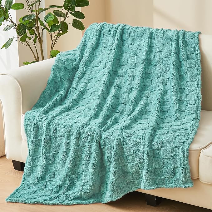 NEWCOSPLAY 3D Checkered Flannel Twin Blanket, Mint Green, 60"x80" | Super Soft Cute Lightweight Decorative Premium Silky Fleece Blanket for Couch Sofa Bed, Gift for Women Men, All Season Use