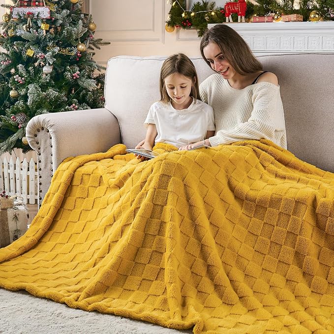NEWCOSPLAY 3D Checkered Flannel Twin Blanket, Mustard Yellow, 60"x80" | Super Soft Cute Lightweight Decorative Premium Silky Fleece Blanket for Couch Sofa Bed, Gift for Women Men, All Season Use